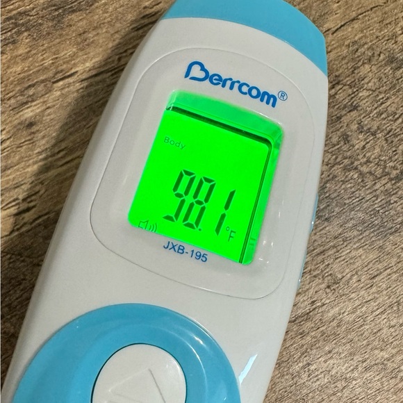 Berrcom Non Contact Thermometer - Picture 5 of 5